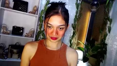 Snapshot of vivian_roberts chatting on 01/07/25, 06:56 Vivian online show from 01/07/25, 06:56