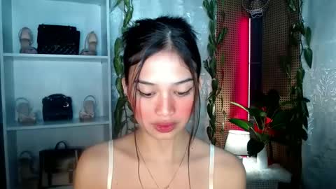 Snapshot of vivian_roberts chatting on 01/11/25, 10:18 Vivian online show from 01/11/25, 10:18