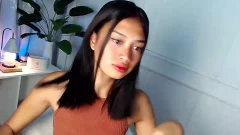 Snapshot of vivian_roberts chatting on 01/25/25, 10:18 Vivian online show from 01/25/25, 10:18