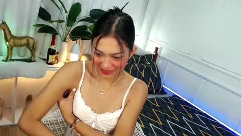 Snapshot of vivian_roberts chatting on 03/05/25, 07:06 Vivian online show from 03/05/25, 07:06