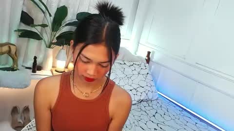 Snapshot of vivian_roberts chatting on 03/08/25, 10:13 Vivian online show from 03/08/25, 10:13