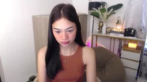 Snapshot of vivian_roberts chatting on 09/23/25, 01:19 Vivian online show from 09/23/25, 01:19