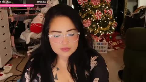 Vivi online show from 12/17/24, 02:23