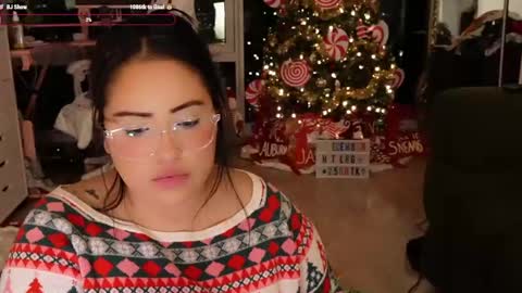 Vivi online show from 12/17/24, 05:29