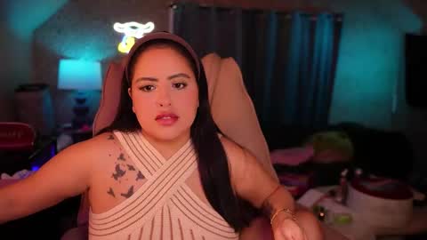 Snapshot of vivianaortega chatting on 06/07/26, 05:00 Vivi online show from 06/07/26, 05:00