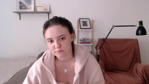 Lela online show from 07/19/26, 11:25