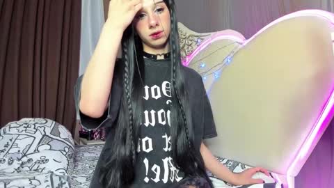 Vivian online show from 02/14/25, 12:36