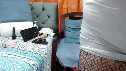 ViviannaJhonson online show from 04/10/26, 01:11