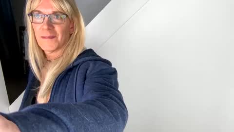 Vivlove online show from 01/10/25, 07:32