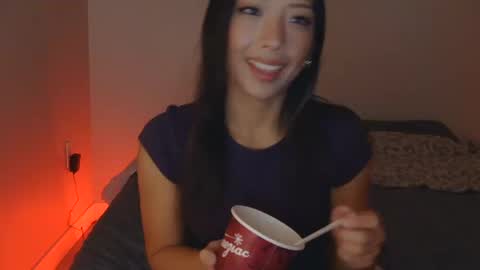 Snapshot of vivianwinters chatting on 10/12/25, 01:48 vivianwinters online show from 10/12/25, 01:48