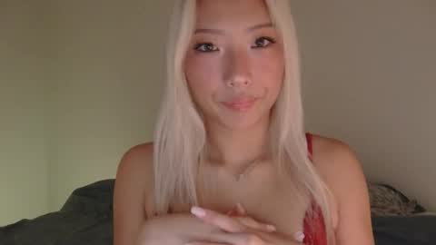 Snapshot of vivianwinters chatting on 11/04/25, 11:59 vivianwinters online show from 11/04/25, 11:59