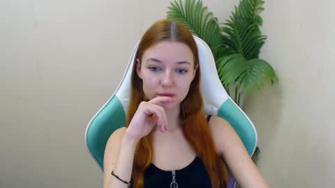 Vivien online show from 02/05/25, 06:48