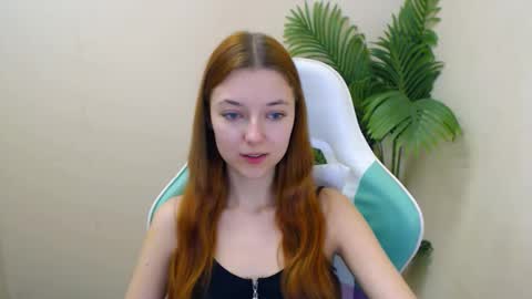 Vivien online show from 02/11/25, 03:51