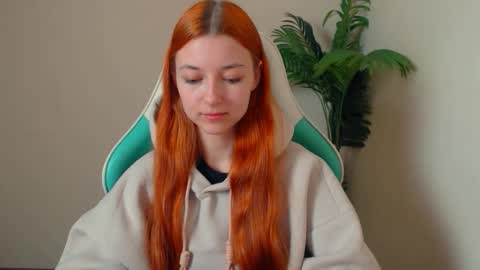 Vivien online show from 03/28/26, 07:13