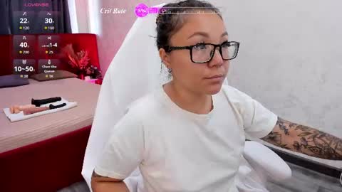 Snapshot of vivien_montclair chatting on 06/30/26, 11:50 Vivien online show from 06/30/26, 11:50