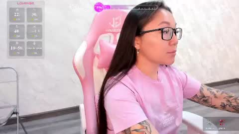 Snapshot of vivien_montclair chatting on 07/11/26, 11:50 Vivien online show from 07/11/26, 11:50