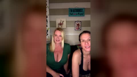 vivienesky online show from 05/10/26, 01:11