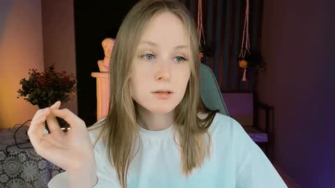 Vivien online show from 12/25/24, 01:09