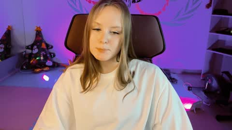 Vivien online show from 12/26/24, 08:42