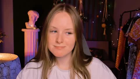 Vivien online show from 12/28/24, 01:17