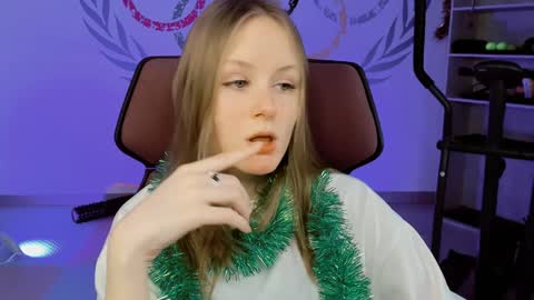 Vivien online show from 12/31/24, 05:11