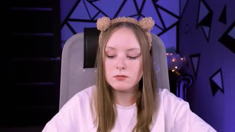 Vivien online show from 02/13/25, 04:50