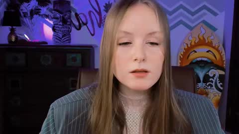 Vivien online show from 02/22/25, 12:19