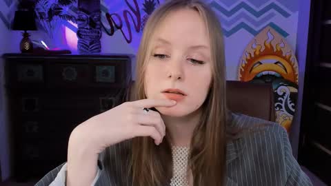 Vivien online show from 02/22/25, 06:30