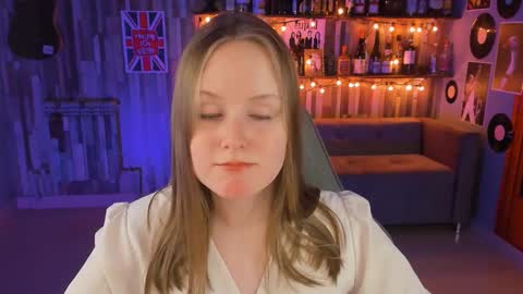 Vivien online show from 02/28/25, 05:37