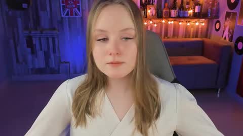 Vivien online show from 02/28/25, 08:39