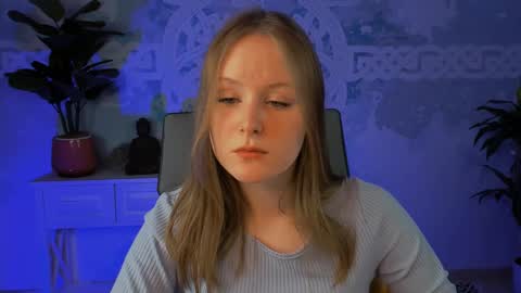 Vivien online show from 03/01/25, 09:07