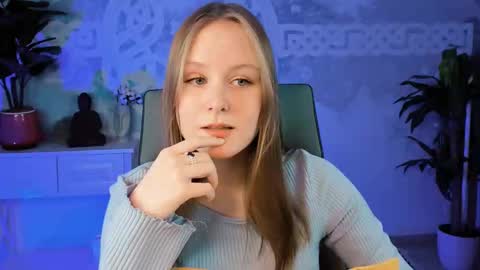 Vivien online show from 03/01/25, 06:21