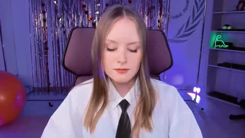 Vivien online show from 03/09/25, 06:21