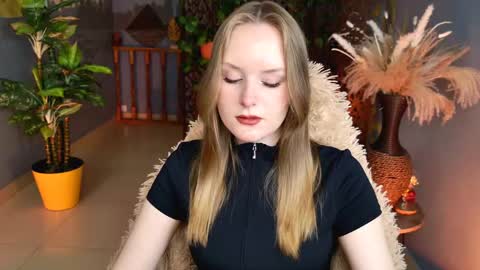 Vivien online show from 05/13/26, 05:16