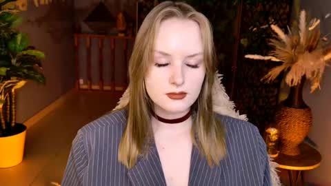 Vivien online show from 06/05/26, 05:14