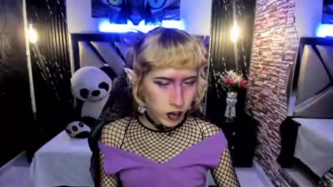 vivienne hadid online show from 06/27/26, 11:10