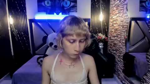 vivienne hadid online show from 07/05/26, 08:05