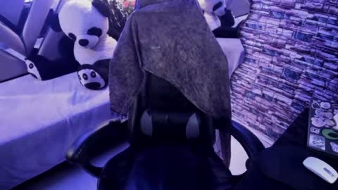 vivienne hadid online show from 07/14/26, 02:05