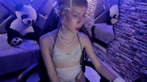 vivienne hadid online show from 07/17/26, 10:14
