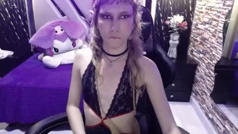 vivienne hadid online show from 08/08/26, 09:06