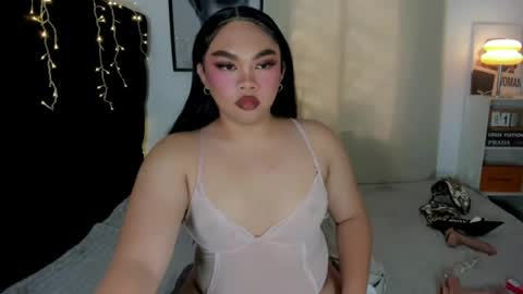 Snapshot of vivienne_monroe chatting on 07/15/26, 01:22 vivienne_monroe online show from 07/15/26, 01:22