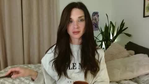 Lillian Rose online show from 11/09/25, 04:00