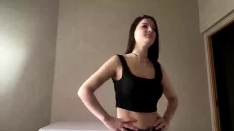 Snapshot of vivienneannett chatting on 03/03/26, 06:19 Lisa online show from 03/03/26, 06:19