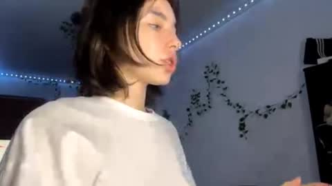 Vivi online show from 11/25/25, 04:18