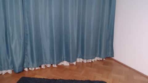 Vivienne online show from 01/21/25, 03:54