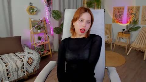 Vivienne  online show from 05/30/26, 07:49