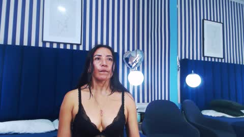 Vivian  online show from 02/09/26, 01:15