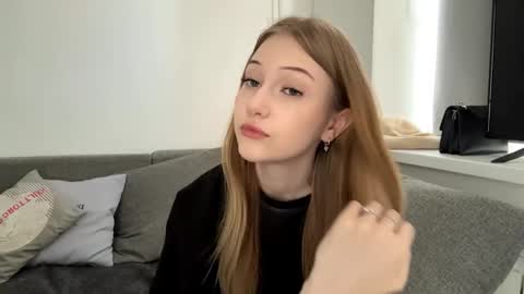 Kristy online show from 04/30/26, 01:39