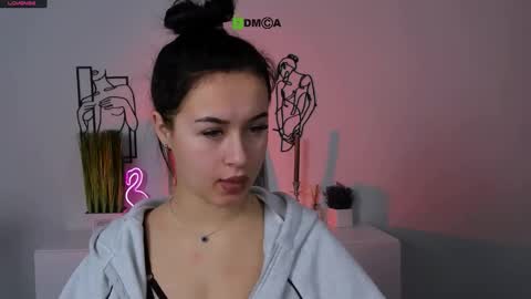 vivy_star online show from 10/19/25, 08:48