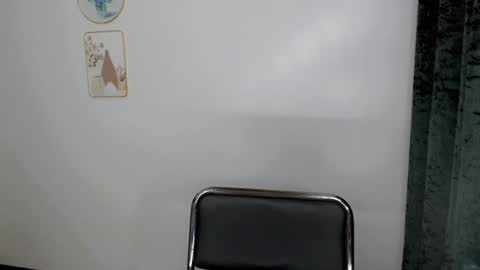 Snapshot of vixen_foxx chatting on 06/29/26, 06:08 vixen online show from 06/29/26, 06:08